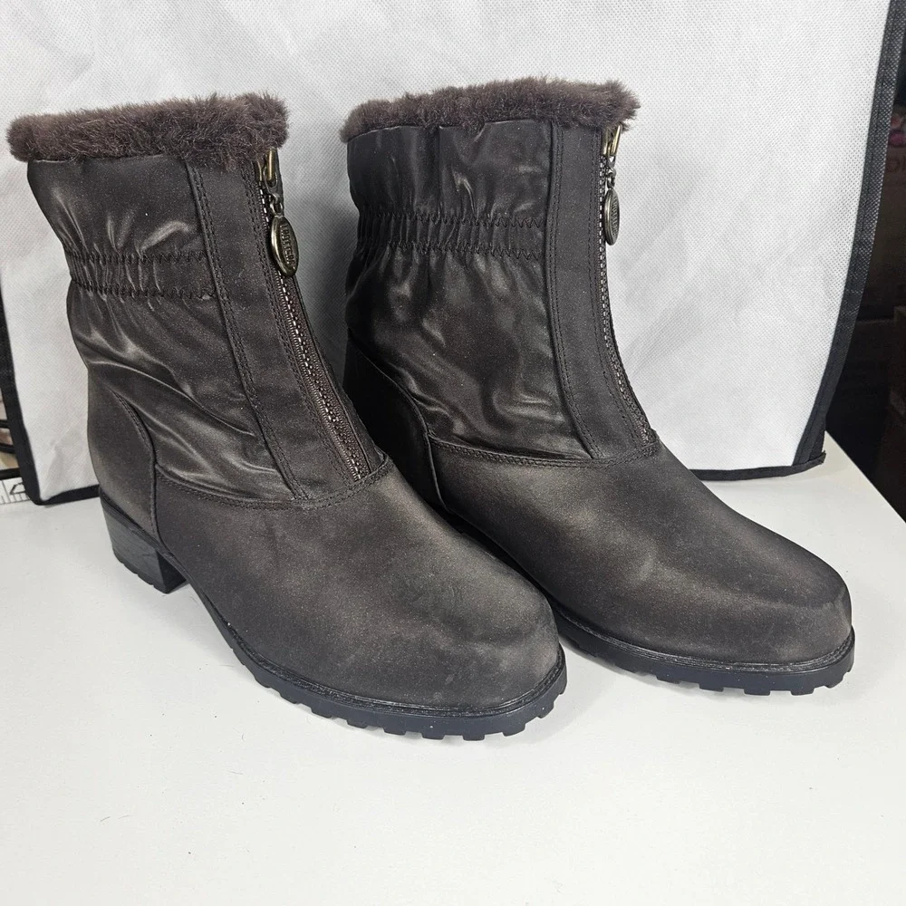 Trotters Brady Brown Weather Resistant Faux Fur Front Zip Winter Boots 9 WW